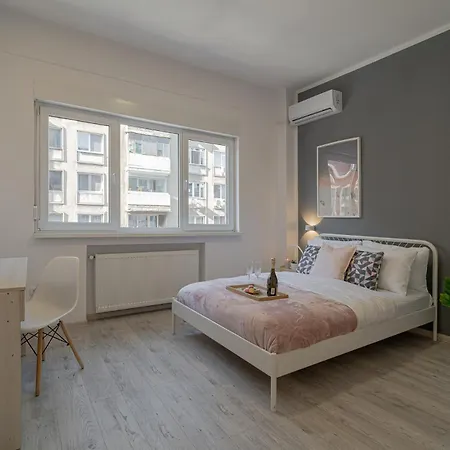 דירה Cismigiu & Universitate 2-br - Modern Design With Balcony & Kitchen 4*