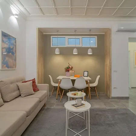 Lägenhet Cismigiu & Universitate 2-br - Modern Design With Balcony & Kitchen 4*