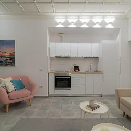 Cismigiu & Universitate 2-br - Modern Design With Balcony & Kitchen Bukarest