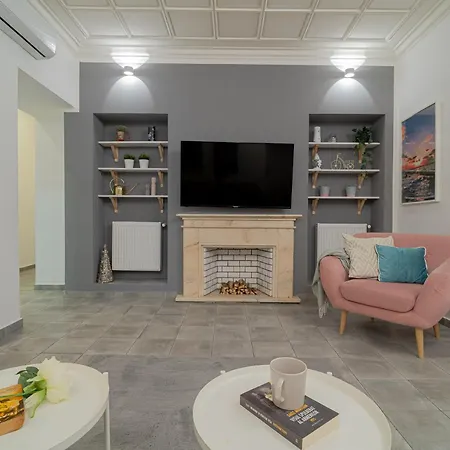 Cismigiu & Universitate 2-br - Modern Design With Balcony & Kitchen Bukarest