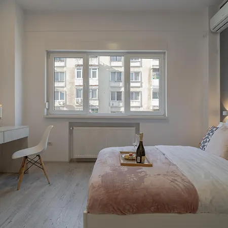 Cismigiu & Universitate 2-br - Modern Design With Balcony & Kitchen Lägenhet 4*