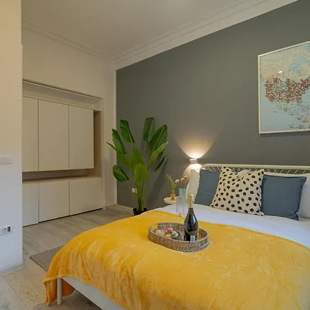 Apartment Stylish 2br By Cismigiu Park And Piata Universitatii