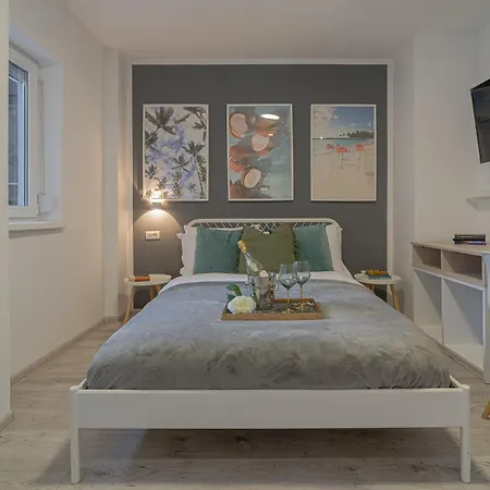 Apartment Stylish 2br By Cismigiu Park And Piata Universitatii